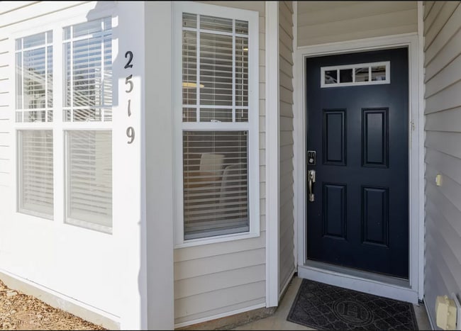 2519 Asher View Ct in Raleigh, NC - Foto de edificio - Building Photo