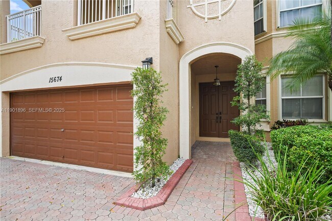 15674 SW 53rd Ct in Miramar, FL - Building Photo - Building Photo