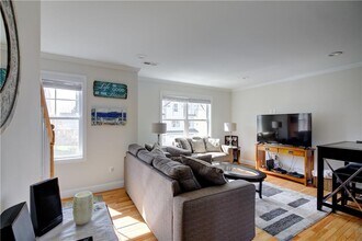 17 Mariner Way in Middletown, RI - Building Photo - Building Photo