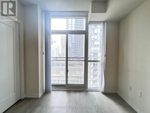 99-1399 John St in Toronto, ON - Building Photo - Building Photo