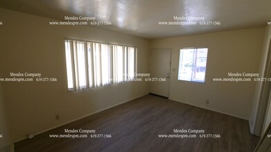 2940 Reynard Way in San Diego, CA - Foto de edificio - Building Photo