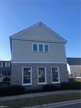 4522 Pleasant Ave, Unit B01 in Norfolk, VA - Building Photo - Building Photo