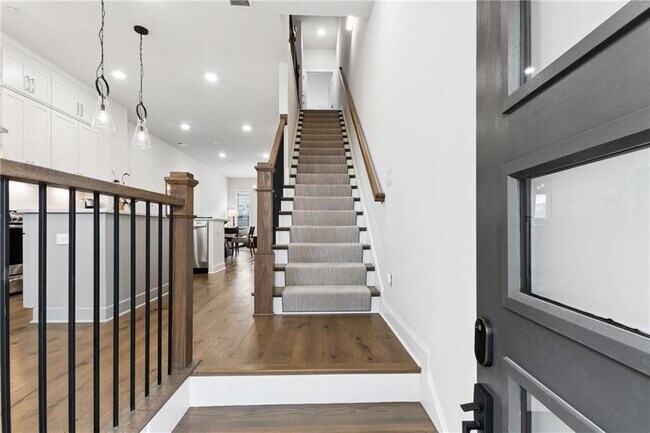 4217 Deming Cir in Atlanta, GA - Building Photo - Building Photo