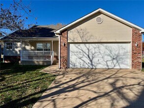 502 Akron St NE in Gravette, AR - Building Photo - Building Photo