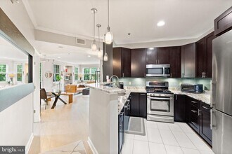 1645 International Dr in McLean, VA - Building Photo - Building Photo