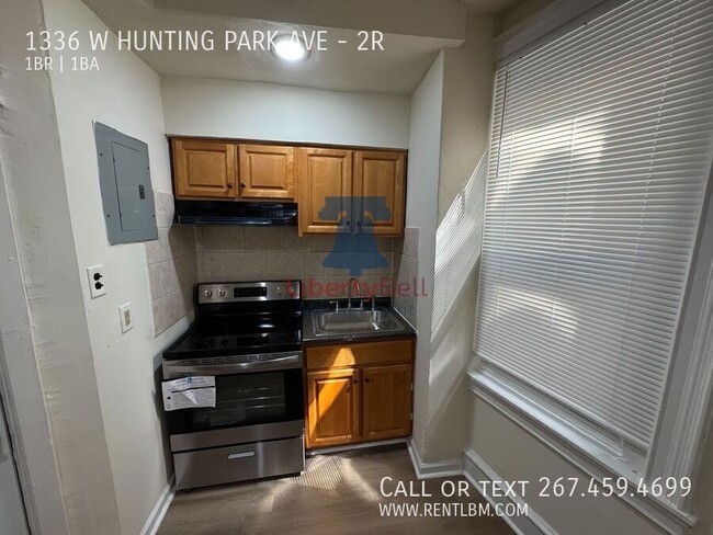 1336 W Hunting Park Ave in Philadelphia, PA - Building Photo - Building Photo