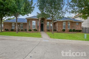 1202 Mission St, Unit HE-128 in Duncanville, TX - Building Photo