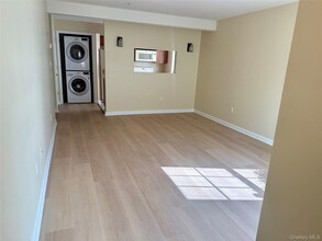 181 Ruth Ct in Middletown, NY - Building Photo - Building Photo