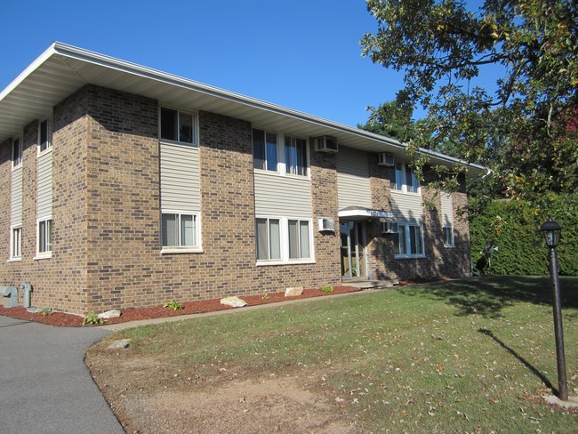 Lakeshore Apartments in Wausau, WI - Building Photo - Building Photo