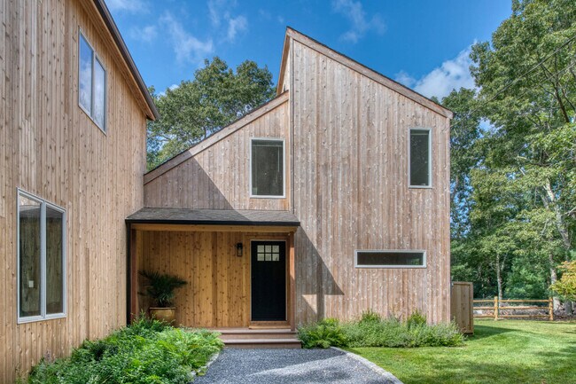 42 Old Northwest Rd in East Hampton, NY - Building Photo - Building Photo