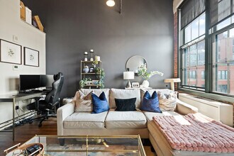 50 Melcher St, Unit 505 in Boston, MA - Building Photo - Building Photo