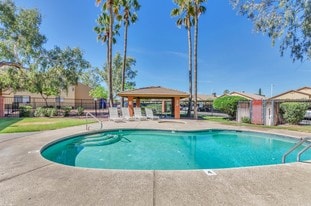 Desert Palms Apartments in Tucson, AZ - Building Photo
