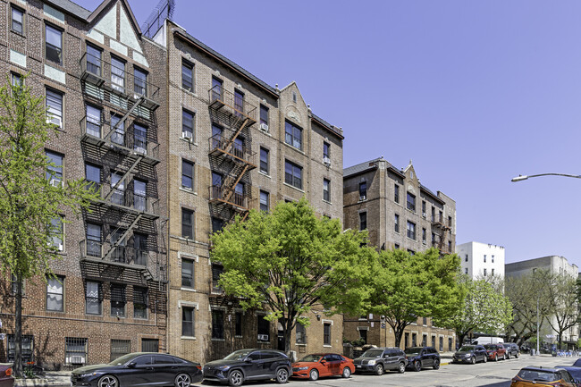 34-44 Seaman avenue in New York, NY - Foto de edificio - Building Photo