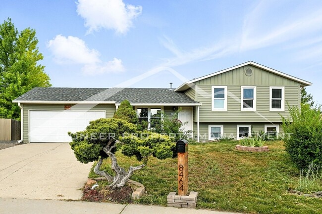 8464 W 74th Pl