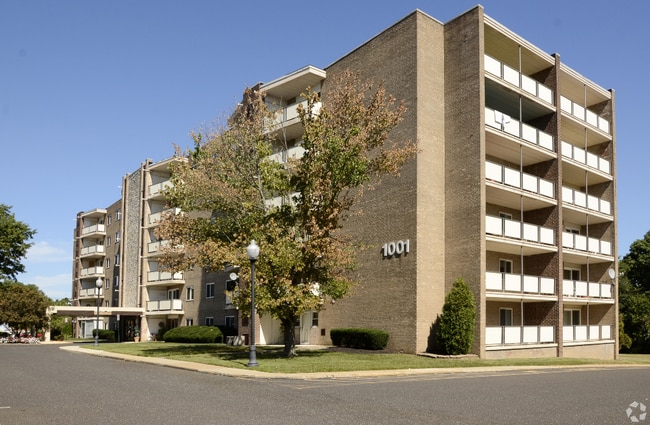 The Sussex House in Cherry Hill, NJ - Building Photo - Building Photo