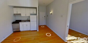 179 St Botolph St, Unit 9 in Boston, MA - Building Photo