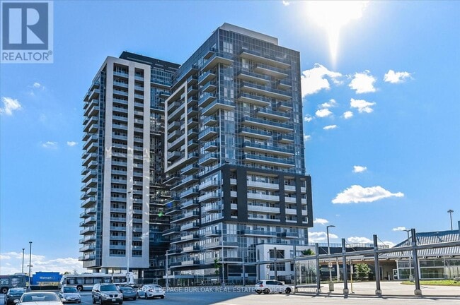 2087 Fairview St in Burlington, ON - Building Photo - Building Photo