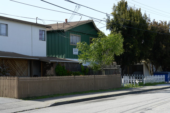 Oakside Terrace in Redwood City, CA - Building Photo - Building Photo