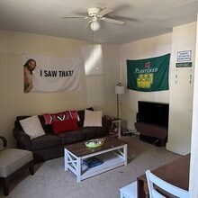 319 N Elm St in Oxford, OH - Building Photo - Building Photo