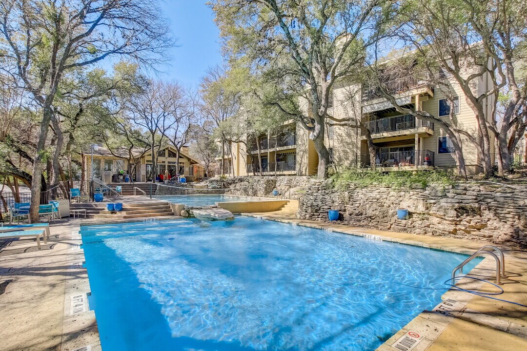 Waters at Barton Creek in Austin, TX - Building Photo