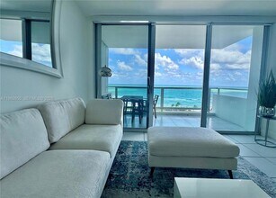5161 Collins Ave, Unit 1017 in Miami Beach, FL - Building Photo - Building Photo