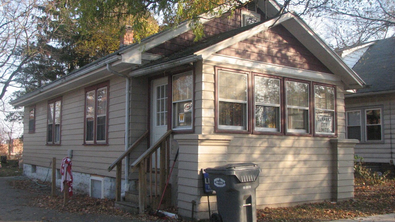 1119 Lafayette Ave in Kalamazoo, MI - Foto de edificio