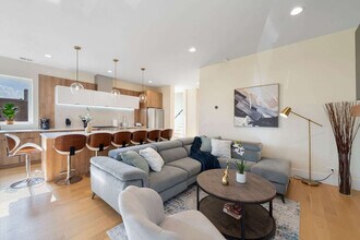 2110 W Washington Blvd in Chicago, IL - Building Photo - Building Photo