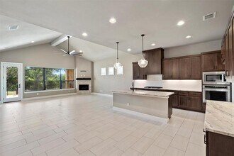 904 Naranjo Dr in Georgetown, TX - Foto de edificio - Building Photo