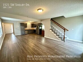 1521 SW Shelby Dr in Lee's Summit, MO - Building Photo - Building Photo
