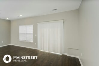 2086 Steamboat Wy in Jeffersonville, IN - Foto de edificio - Building Photo