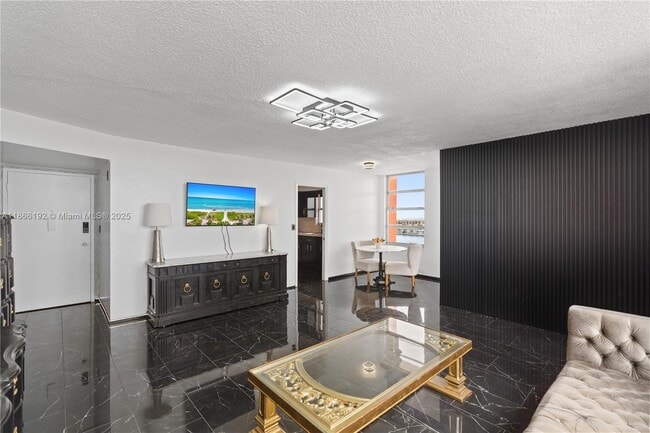 1351 NE Miami Gardens Dr, Unit # 1506E in North Miami Beach, FL - Building Photo - Building Photo