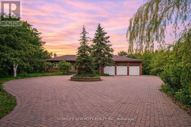 property at 4395 Castlemore Rd