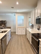 8027 Wistar Glen Dr in Henrico, VA - Building Photo - Building Photo