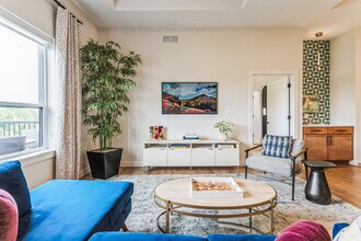 1953 1st Ave SE, Unit Top-floor Condo #503 in Cedar Rapids, IA - Building Photo - Building Photo