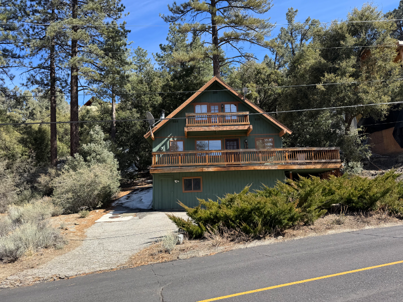 1920 Matterhorn Dr in Pine Mountain Club, CA - Building Photo