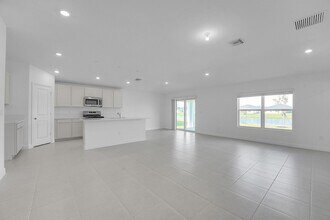 6394 Windwood Wy in Port St. Lucie, FL - Building Photo - Building Photo