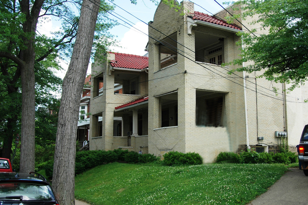 755-759 Broughton St in Pittsburgh, PA - Foto de edificio