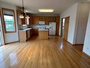 6498 Berwick Cir in Shakopee, MN - Building Photo - Building Photo