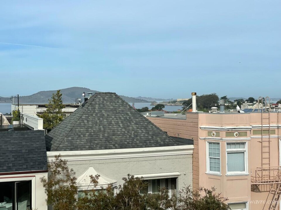 2067 Green St in San Francisco, CA - Building Photo