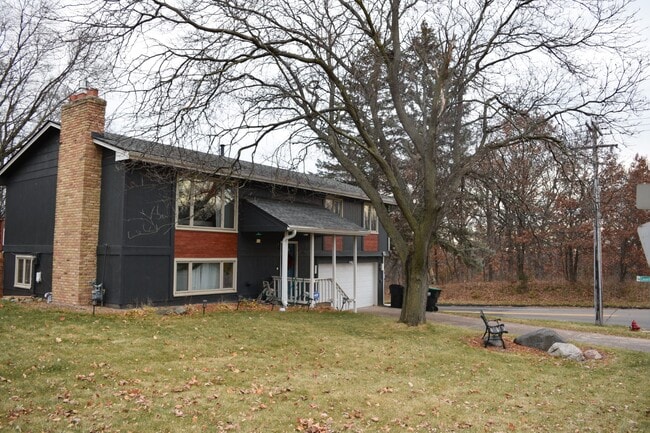 15 Stinson Blvd in New Brighton, MN - Building Photo - Building Photo