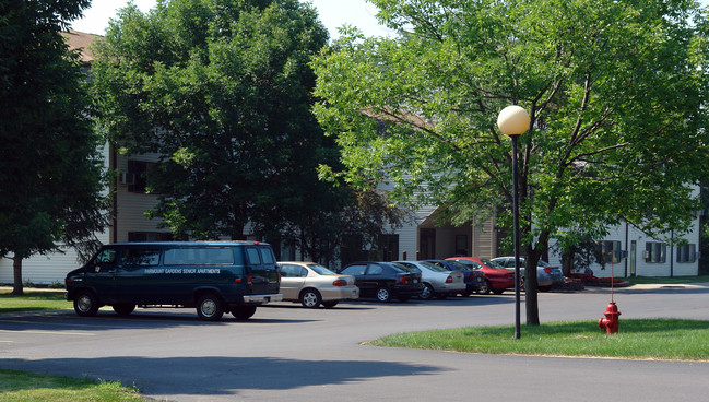 Fairmount Gardens in Camillus, NY - Building Photo - Building Photo