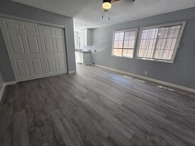 317 Warren Ln in Inglewood, CA - Building Photo