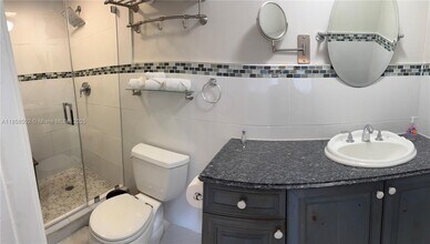 1301 Grouper Dr in Marathon, FL - Building Photo - Building Photo