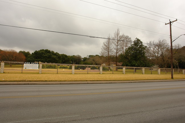 2900 Nacogdoches Rd in San Antonio, TX - Building Photo - Building Photo