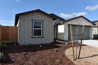 4543 Iris Ct in Merced, CA - Building Photo - Building Photo