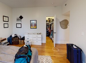 164 Hampshire St, Unit 3 in Cambridge, MA - Building Photo - Building Photo