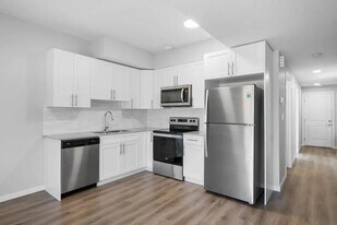408 Pioneer Rd in Spruce Grove, AB - Building Photo
