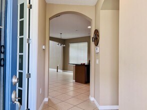 537 Red Rose Ln in Sanford, FL - Building Photo - Building Photo