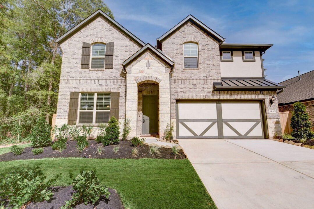 411 Grace Rdg Dr in Willis, TX - Foto de edificio