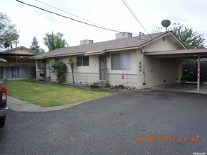 814 Chestnut St in Turlock, CA - Building Photo - Building Photo